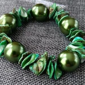 Vibrant Green Shades shell and bead Stretch bracelet